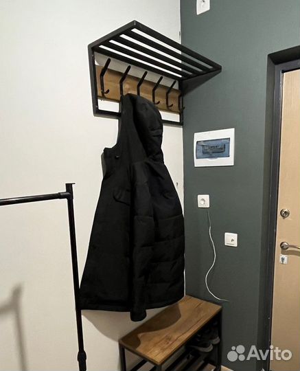 Вешалка настенная в прихожую