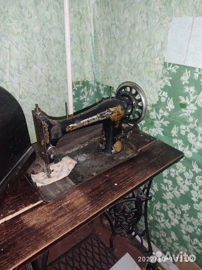 Швейная машинка зингер ножная