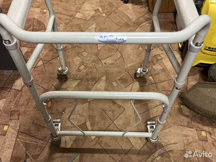 Ходунки для инвалидов