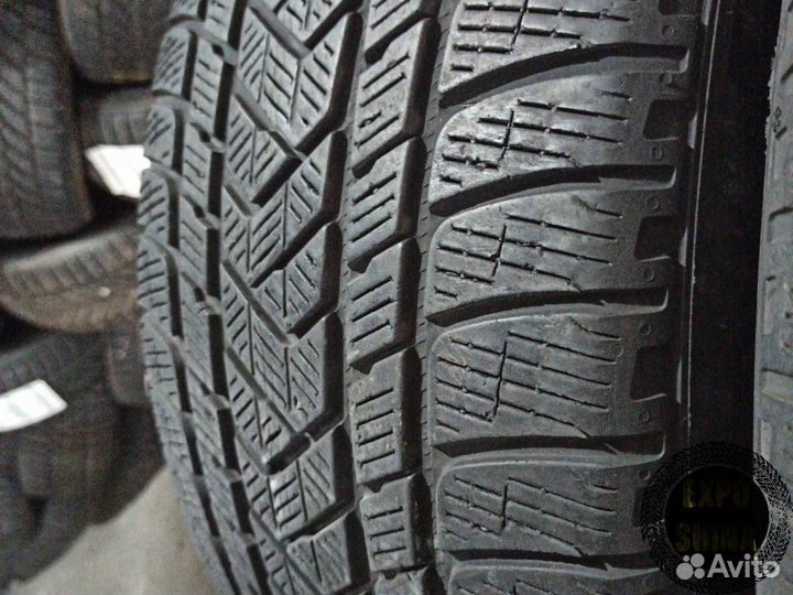 Pirelli Scorpion Winter 295/35 R21 и 265/40 R21 107V