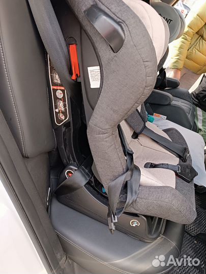 Автомобильное детское кресло
