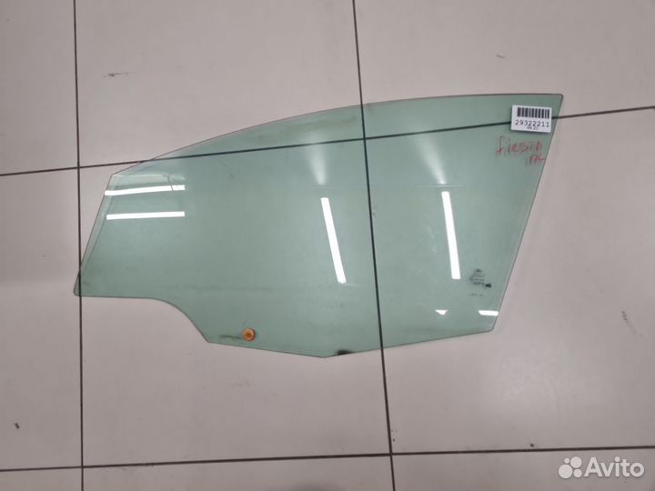 Стекло двери передней левой Ford Fiesta Mk6 2008-2019