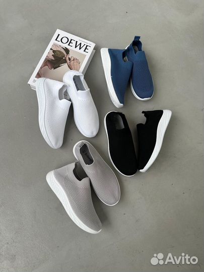 Кроссовки женские новые