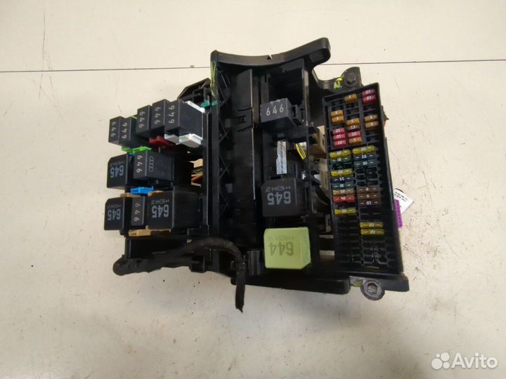 Блок предохранителей Audi Q3, 2016