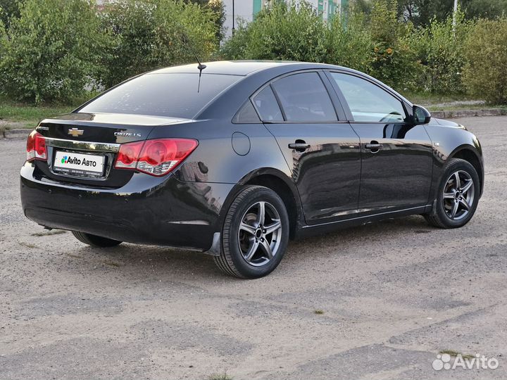 Chevrolet Cruze 1.8 МТ, 2010, 180 000 км