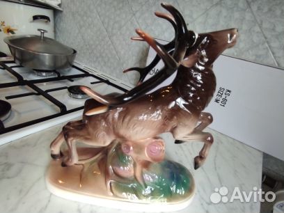 Бегущий олень статуэтка антикварная Германия 1970