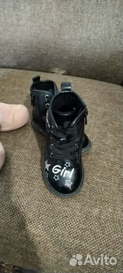 Ботинки на девочку 24