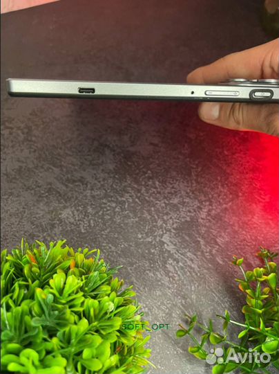 Планшет с клавиатурой и мышкой + чехол