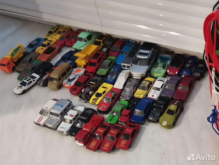 Детские металлические машинки