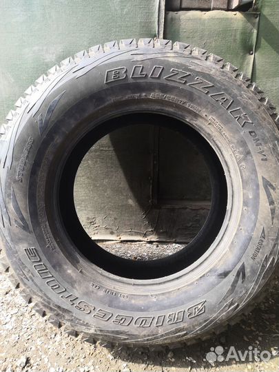 Bridgestone Blizzak DM-V1 285/65 R17 116R