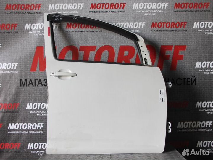 Дверь передняя правая Тойота Виш ZNE10 светл А880