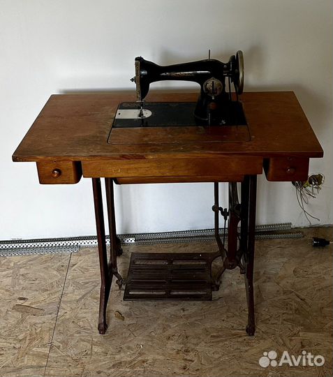 Швейная машина подольск ножная