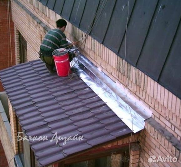 Крыша над балконом