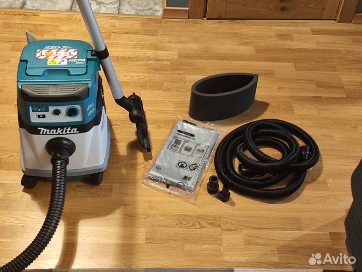 Аккумуляторный пылесос Makita DVC157LZX3