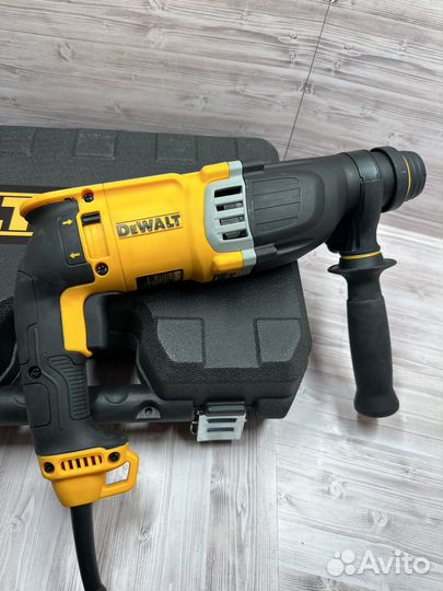 Перфоратор dewalt(900w) 3,2j)