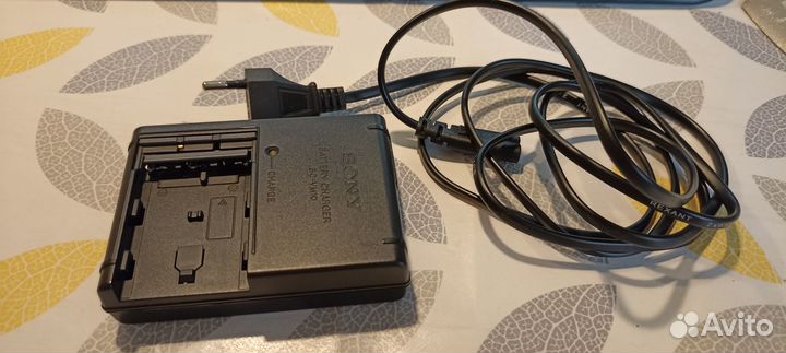 Зарадное устройство BC-VM10 для NP-FM500H