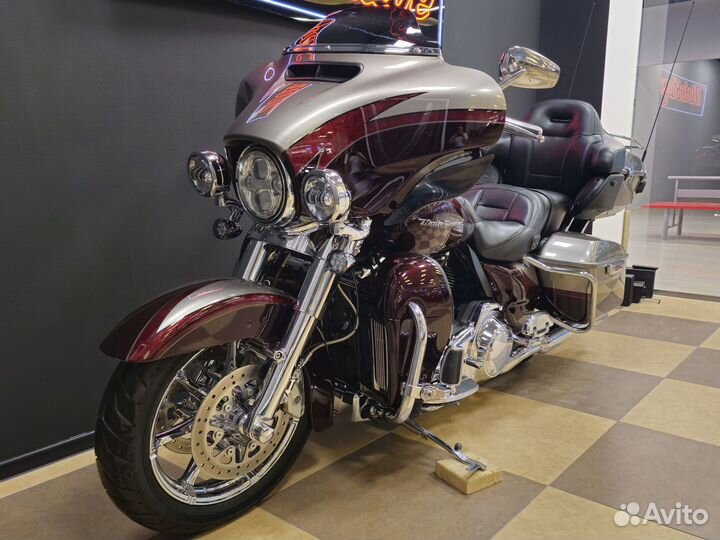 Harley Davidson Electra Glide CVO 110, 2015