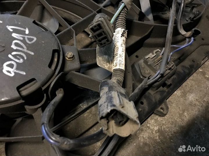 Диффузор радиатора Ford Focus 1 DBW 1998-2005