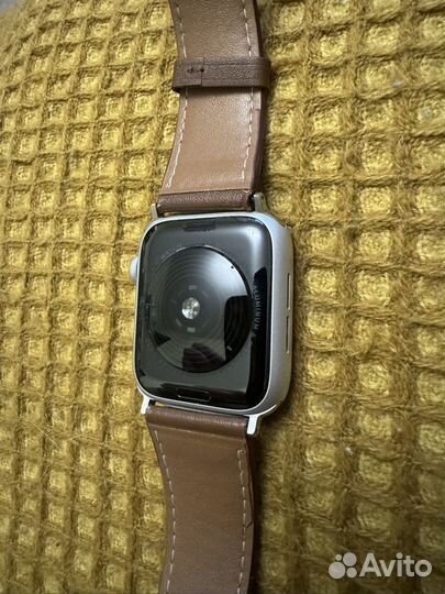 Часы apple watch SE 44 mm nike