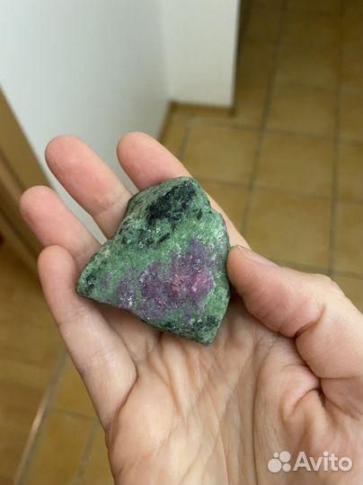 Цоизит с включением корунда