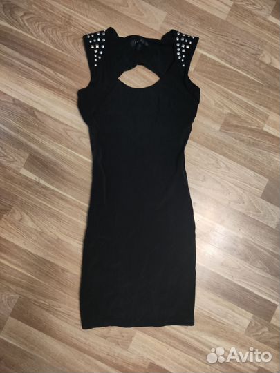 Платье чёрное без бретелей с открытой спиной 46