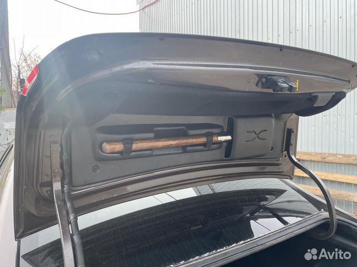 Обивка,обшивка крышки багажника с Лопатой на Веста