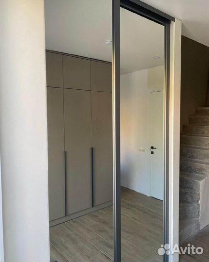 Прихожая на заказ по размерам в современном стиле