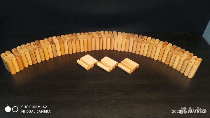 Подставка для телефона из дерева