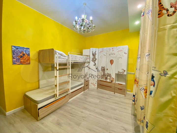 3-к. квартира, 250 м², 2/2 эт.