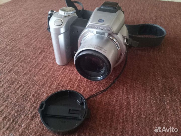 Компактный фотоаппарат Konica Minolta