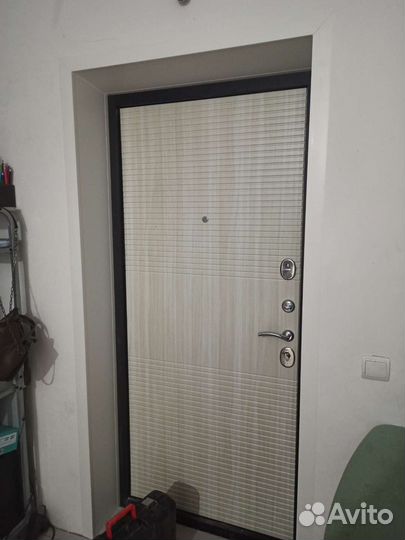 Установка откосов и подоконников на окна и двери