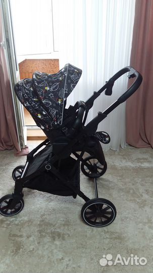 Детская прогулочная легкая коляска