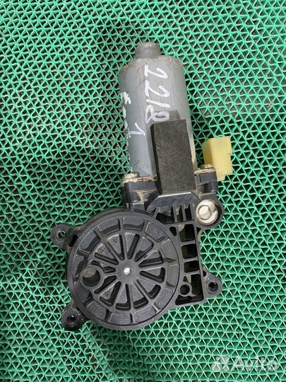 Моторчик стеклоподьемника Ford Focus 1