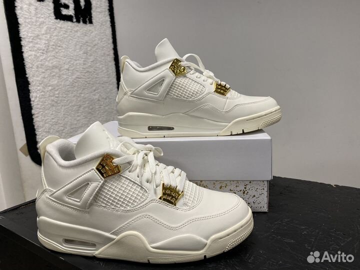 Air Jordan 4 White & Gold