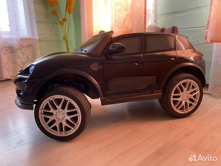 Детский электромобиль