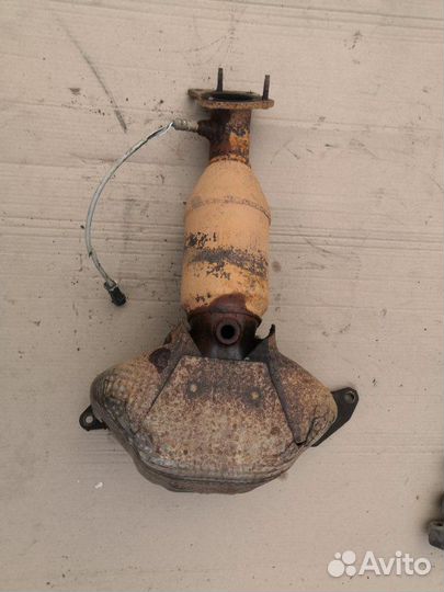 Выпускной колектор с катализатором Ford Maverick