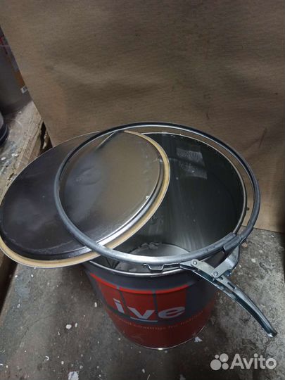 Ведро металлическое и пластиковое