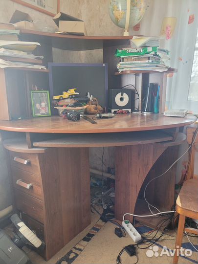 Компьютерный стол