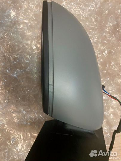 Боковое левое зеркало