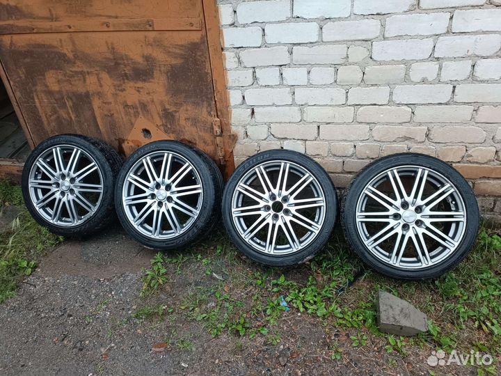 Продам комплект колес