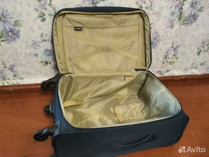 Чемодан на колесах