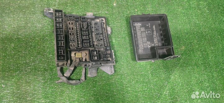 Блок предохранителей Mitsubishi Lancer