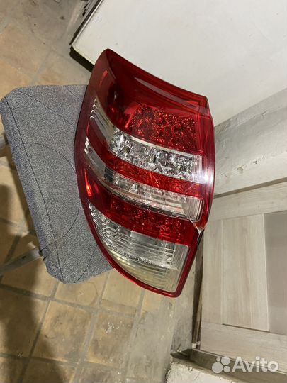 Фонарь задний toyota rav4