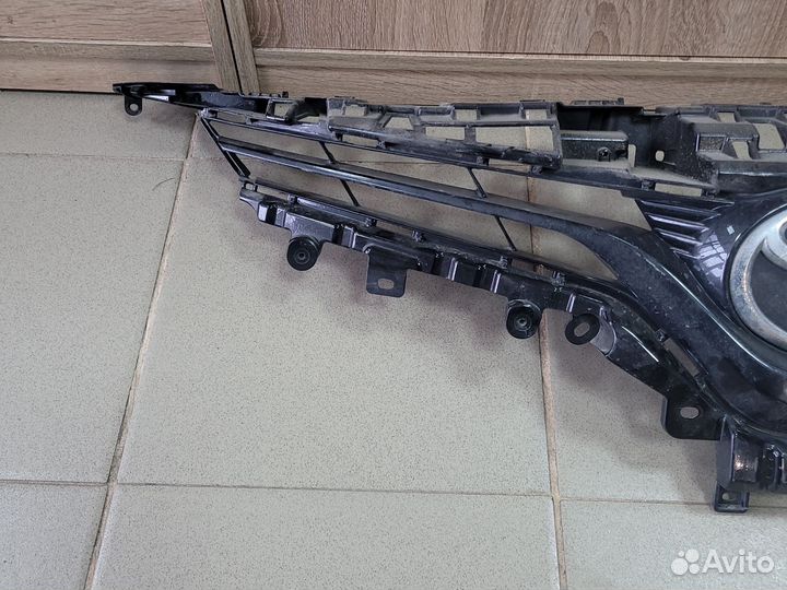 Решетка радиатора Toyota Camry V70