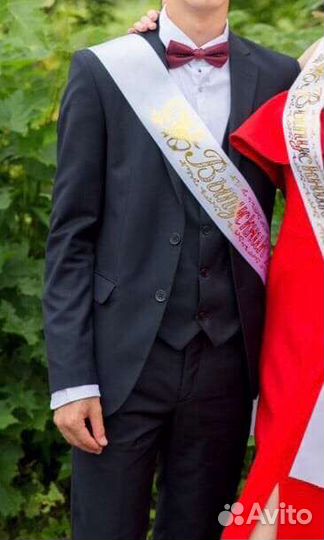Продаётся костюм