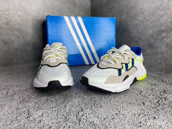 Кроссовки adidas ozweego