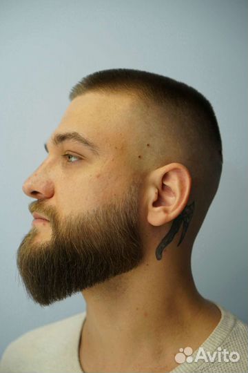 Модель мужская стрижка