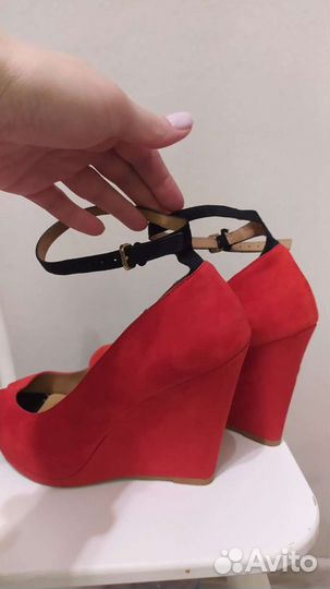 Праздничные туфли (босоножки) на танкетке Zara