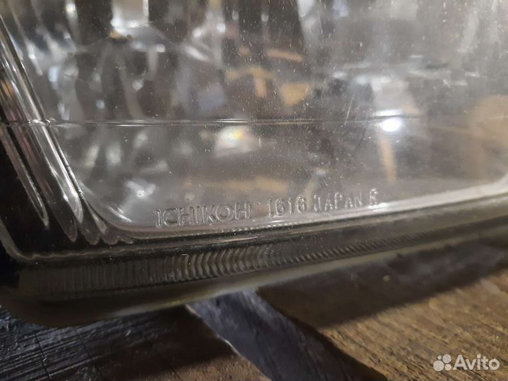 Фара правая nissan liberty