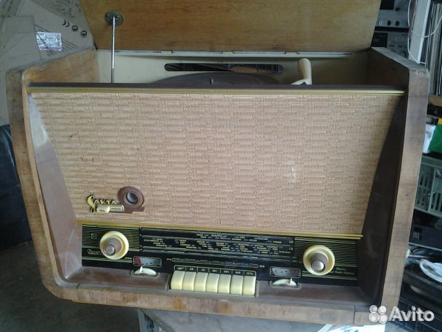 Радиола Эстония 4, Вэф радио, Латвия. Сакта